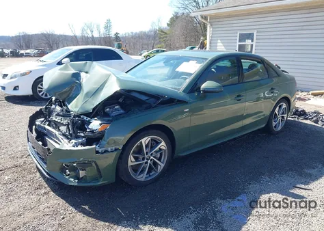 2025 Audi A4 Premium Plus 45 z USA, uszkodzony, nr VIN WAUEAAF48SN000964